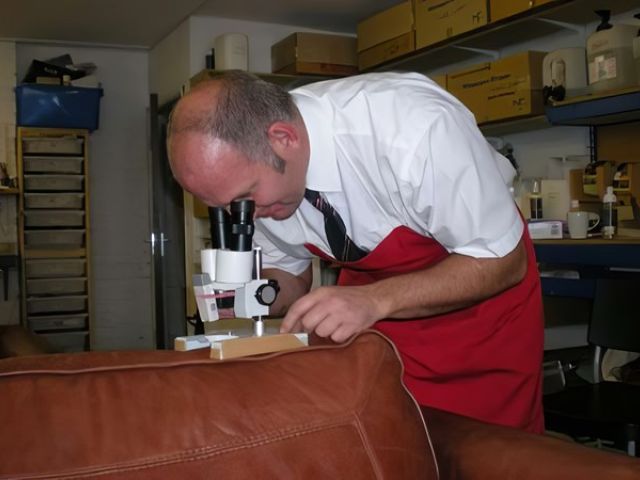 leather-sofa-cleaning-1-kireth-ai